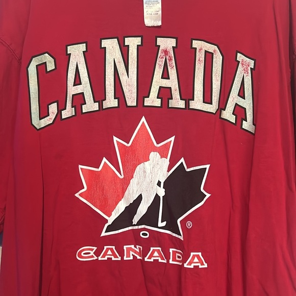 Red Team Canada Graphic T-Shirt - Picture 3 of 6
